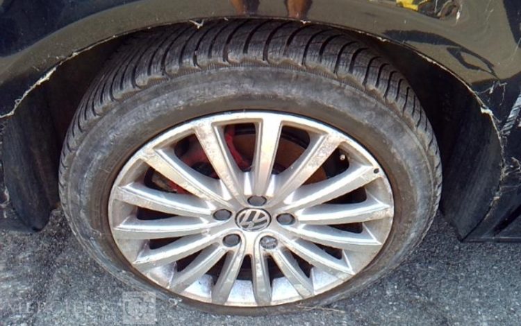VOLKSWAGEN MULTIVAN TDI NOIR DG-932-SB