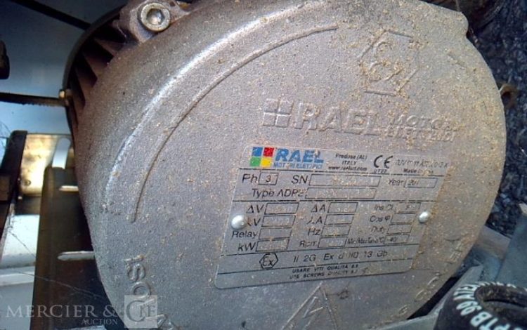 DISTRIBUTEUR HOMOLOGUE 240 V  DIS748500