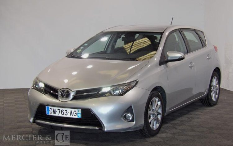 TOYOTA AURIS  DM-763-AG