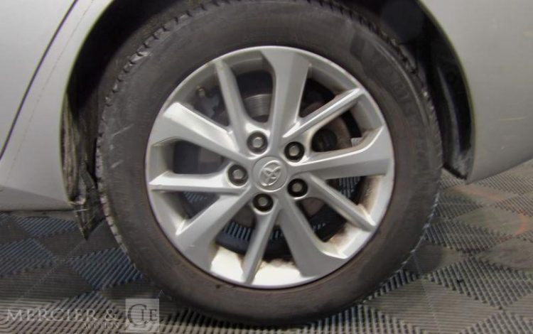 TOYOTA AURIS  DM-763-AG