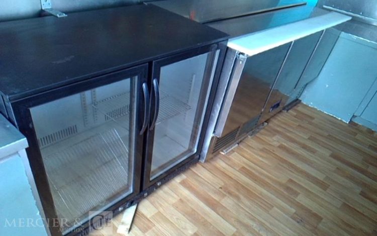 TA-NO REMORQUE FOOD TRUCK –  2 ESSIEUX  – PTAC 1T4  DN-504-YB