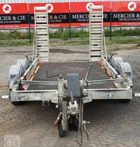 HUBIERE REMORQUE PORTE ENGIN 2 ESSIEUX – PTAC : 3,5 TONNES – ANNEE 2015  DP-120-MF