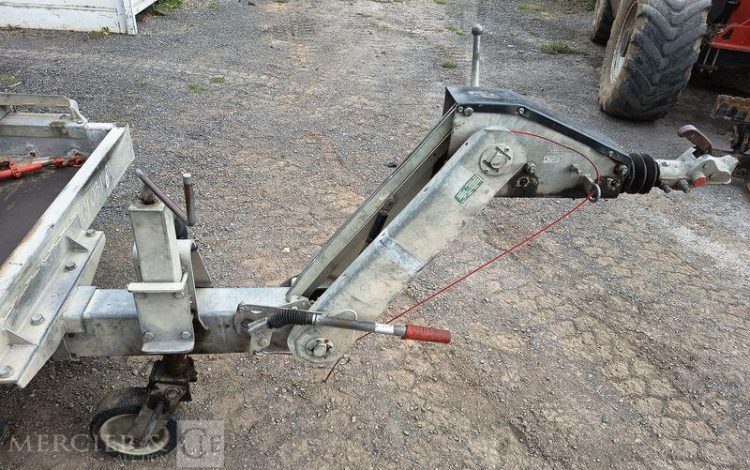 HUBIERE REMORQUE PORTE ENGIN 2 ESSIEUX – PTAC : 3,5 TONNES – ANNEE 2015  DP-120-MF