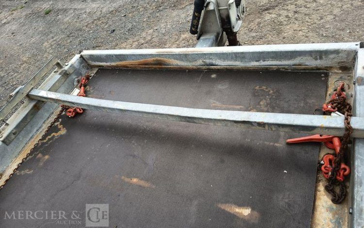 HUBIERE REMORQUE PORTE ENGIN 2 ESSIEUX – PTAC : 3,5 TONNES – ANNEE 2015  DP-120-MF