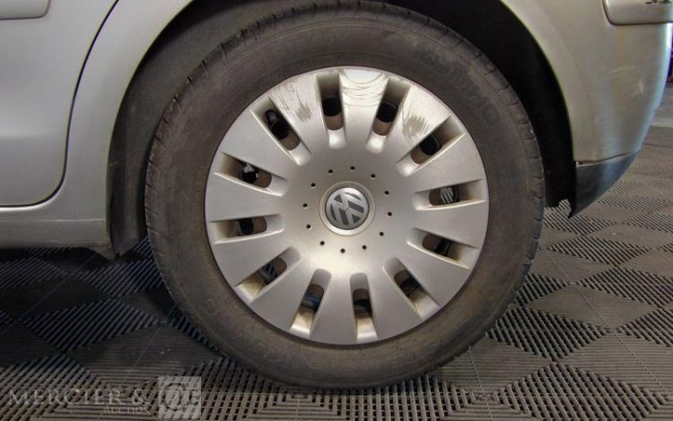 VOLKSWAGEN POLO 1.4 TDI 70CH WEMBLEY GRIS DR-206-ME