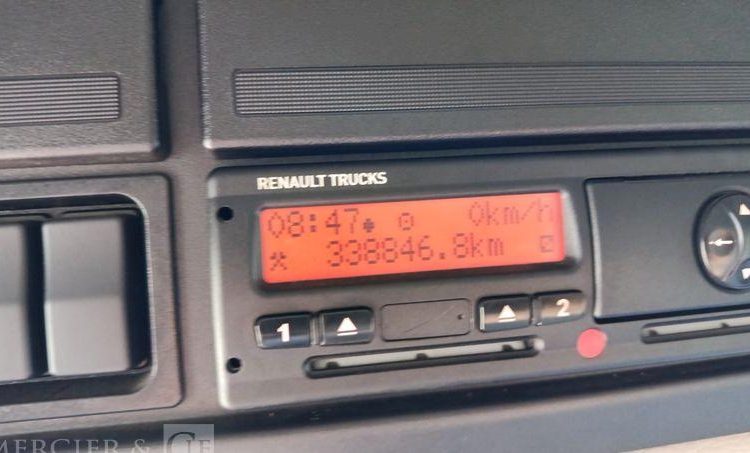 RENAULT D19 WIDE AVEC GROUPE FRIGO CARRIER EN DESIGNATION – DIESEL  – 288846 KMS BLANC DS-906-BM