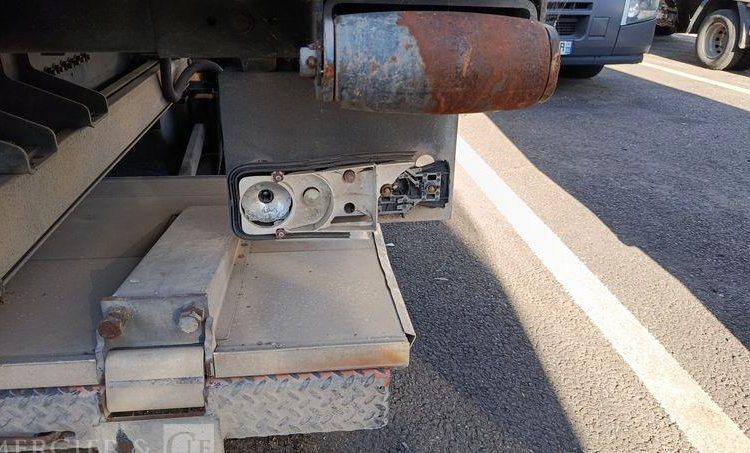 RENAULT D19 WIDE AVEC GROUPE FRIGO CARRIER EN DESIGNATION – DIESEL  – 288846 KMS BLANC DS-906-BM