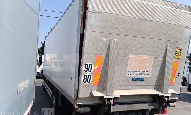 IVECO EUROCARGO E6190 EL AVEC HAYON DHOLLANDIA – DIESEL – 356643 KMS – ANNEE 2015 BLANC DT-089-FH