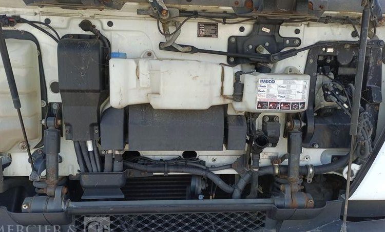 IVECO EUROCARGO E6190 EL AVEC HAYON DHOLLANDIA – DIESEL – 356643 KMS – ANNEE 2015 BLANC DT-089-FH