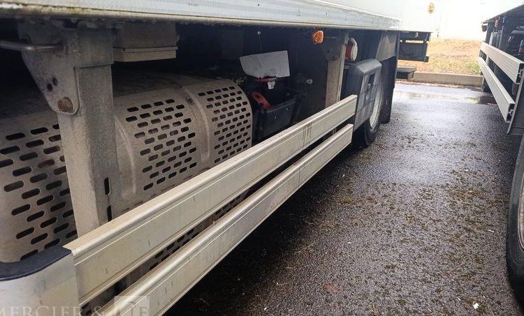 IVECO EUROCARGO AVEC GROUPE FROID CARRIER EN DESIGNATION – DIESEL BLANC DT-460-EP
