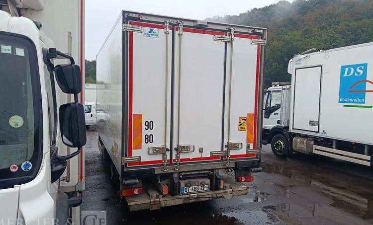 IVECO EUROCARGO AVEC GROUPE FROID CARRIER EN DESIGNATION – DIESEL BLANC DT-460-EP