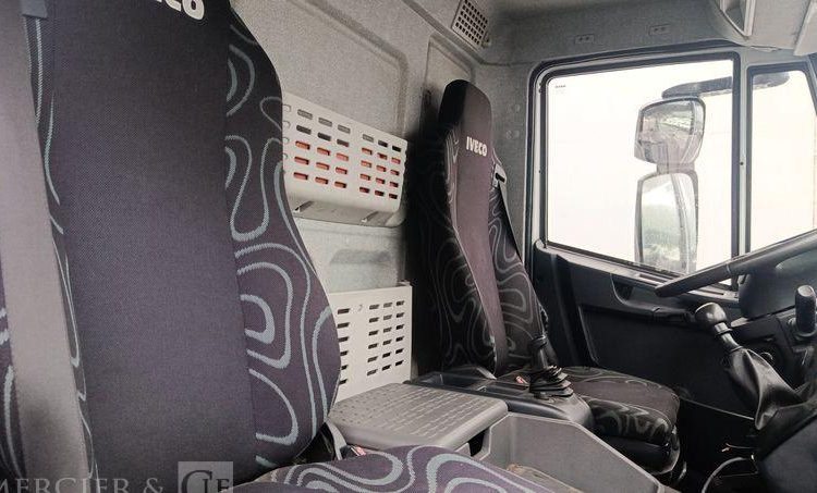 IVECO EUROCARGO AVEC GROUPE FROID CARRIER EN DESIGNATION – DIESEL BLANC DT-460-EP