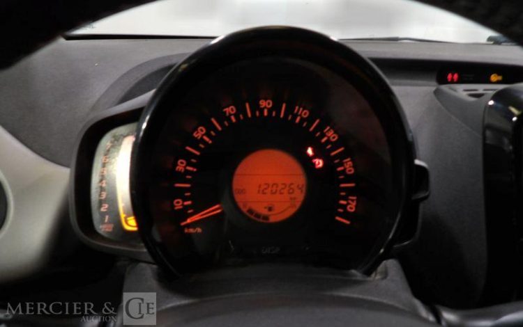 CITROEN C1 1.2 PURETECH 80CH SHINE NOIR DV-629-JB