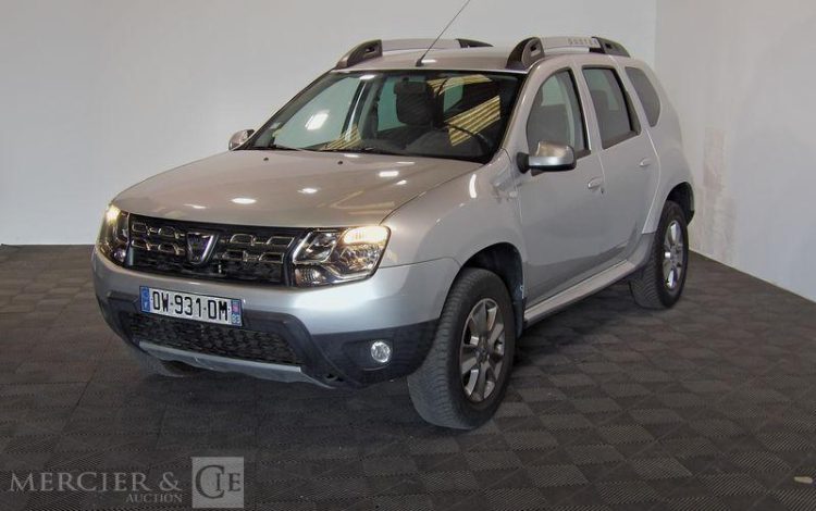 DACIA DUSTER 1,5 DCI 110 LAUREATE 4X4 GRIS DW-931-DM