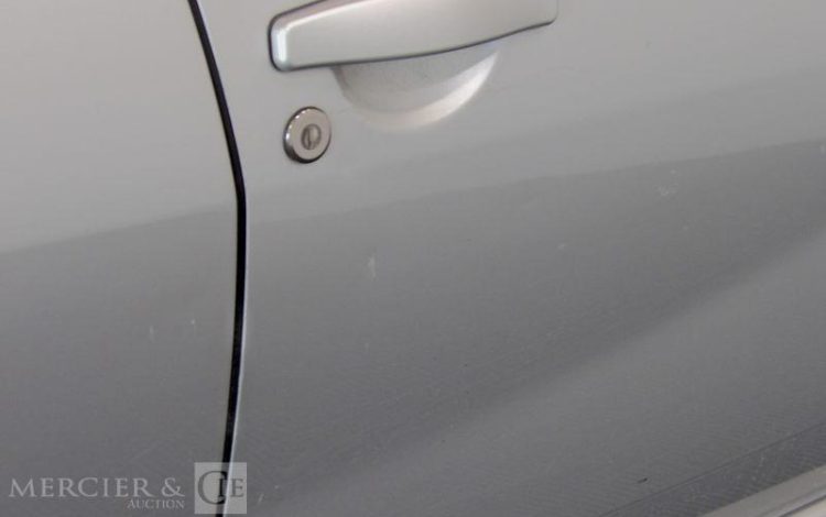 DACIA DUSTER 1,5 DCI 110 LAUREATE 4X4 GRIS DW-931-DM