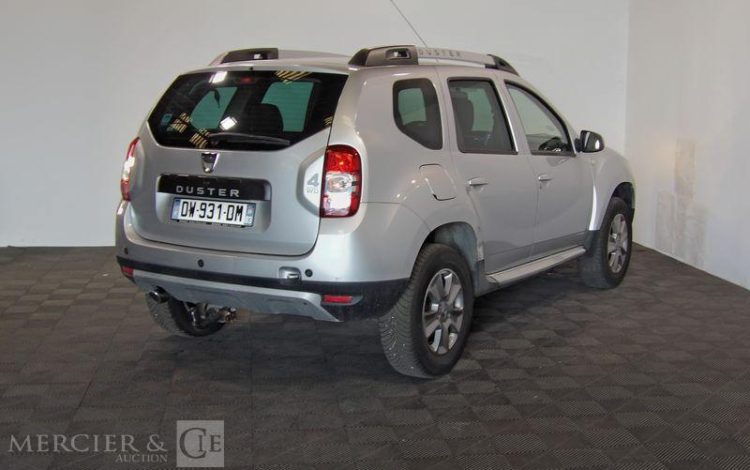 DACIA DUSTER 1,5 DCI 110 LAUREATE 4X4 GRIS DW-931-DM