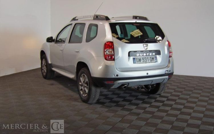 DACIA DUSTER 1,5 DCI 110 LAUREATE 4X4 GRIS DW-931-DM