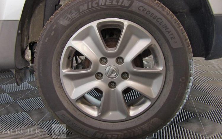 DACIA DUSTER 1,5 DCI 110 LAUREATE 4X4 GRIS DW-931-DM