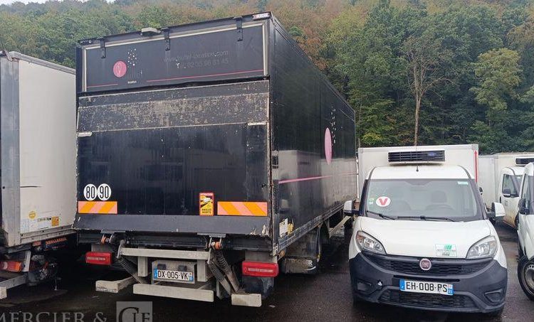 DAF LF EURO 6 AVEC HAYON EN DESIGNATION – DIESEL – NOIR DX-005-VK