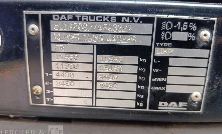 DAF LF EURO 6 AVEC HAYON EN DESIGNATION – DIESEL – NOIR DX-005-VK