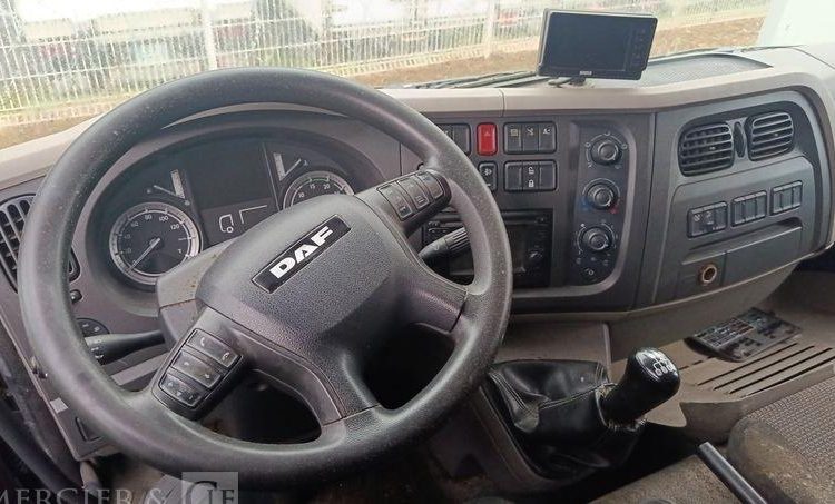 DAF LF EURO 6 AVEC HAYON EN DESIGNATION – DIESEL – NOIR DX-005-VK