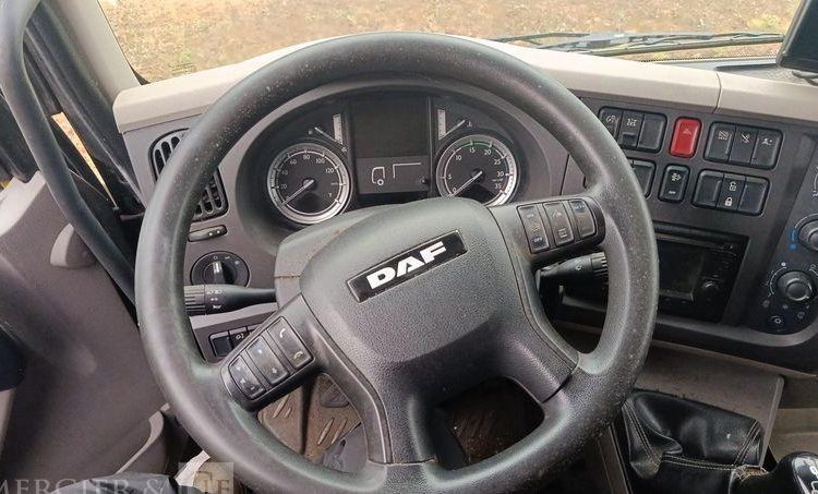 DAF LF EURO 6 AVEC HAYON EN DESIGNATION – DIESEL – NOIR DX-005-VK