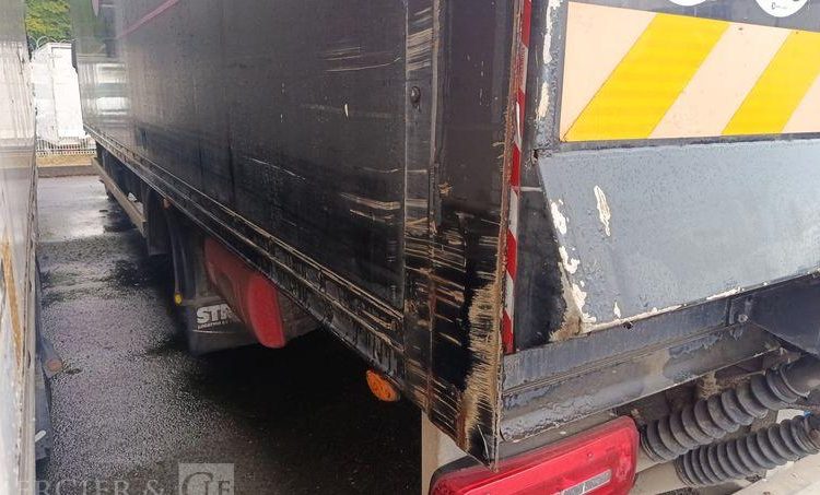 DAF LF EURO 6 AVEC HAYON EN DESIGNATION – DIESEL – NOIR DX-005-VK