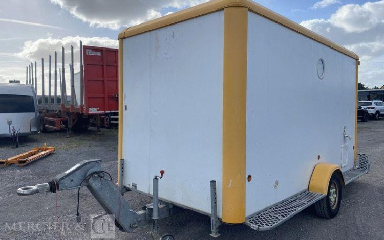 CNSE ABRIS DE CHANTIER TRACTABLE – 9M2 ISOLE VESTIAIRE / REFECTOITE AVEC WC CHIMIQUE  DY-036-DT