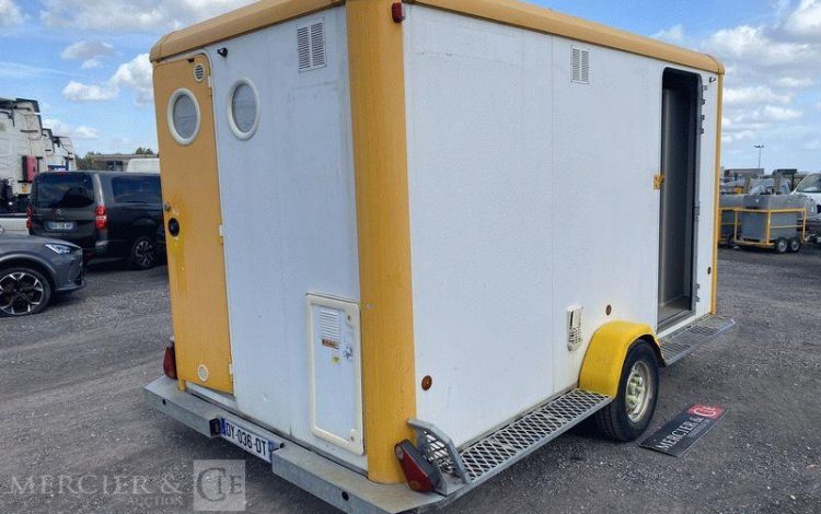 CNSE ABRIS DE CHANTIER TRACTABLE – 9M2 ISOLE VESTIAIRE / REFECTOITE AVEC WC CHIMIQUE  DY-036-DT