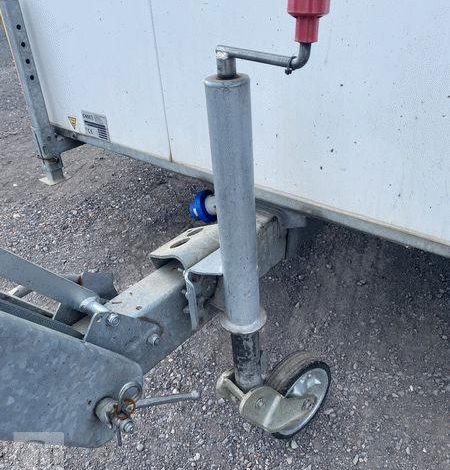 CNSE ABRIS DE CHANTIER TRACTABLE – 9M2 ISOLE VESTIAIRE / REFECTOITE AVEC WC CHIMIQUE  DY-036-DT