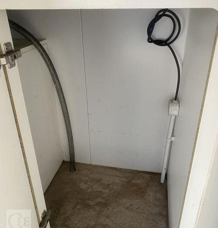 CNSE ABRIS DE CHANTIER TRACTABLE – 9M2 ISOLE VESTIAIRE / REFECTOITE AVEC WC CHIMIQUE  DY-036-DT