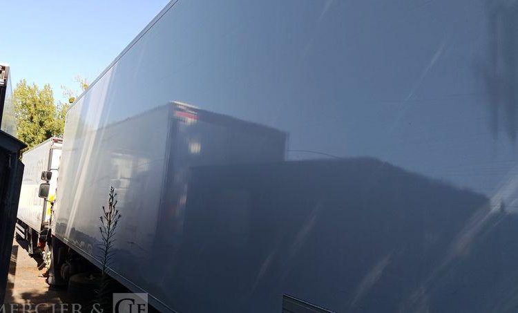 RENAULT D19 WIDE AVEC GROUPE FROID – EN DESIGNATION – DIESEL – 331340 KMS BLANC DZ-104-ZG