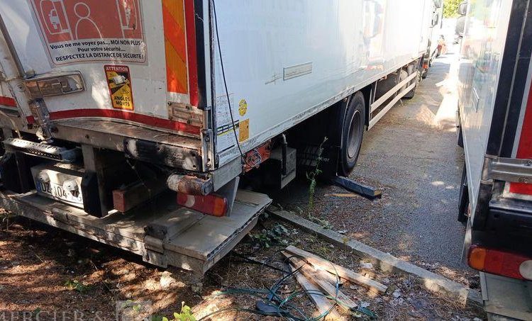 RENAULT D19 WIDE AVEC GROUPE FROID – EN DESIGNATION – DIESEL – 331340 KMS BLANC DZ-104-ZG