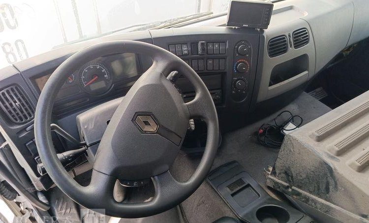 RENAULT D19 WIDE AVEC GROUPE FROID – EN DESIGNATION – DIESEL – 331340 KMS BLANC DZ-104-ZG
