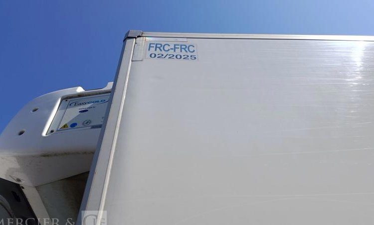 RENAULT D19 WIDE AVEC GROUPE FROID – EN DESIGNATION – DIESEL – 331340 KMS BLANC DZ-104-ZG