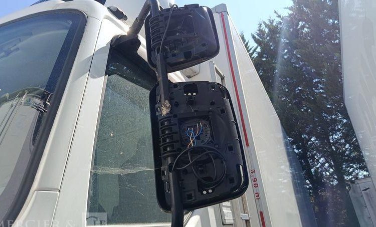 RENAULT D19 WIDE AVEC GROUPE FROID – EN DESIGNATION – DIESEL – 331340 KMS BLANC DZ-104-ZG