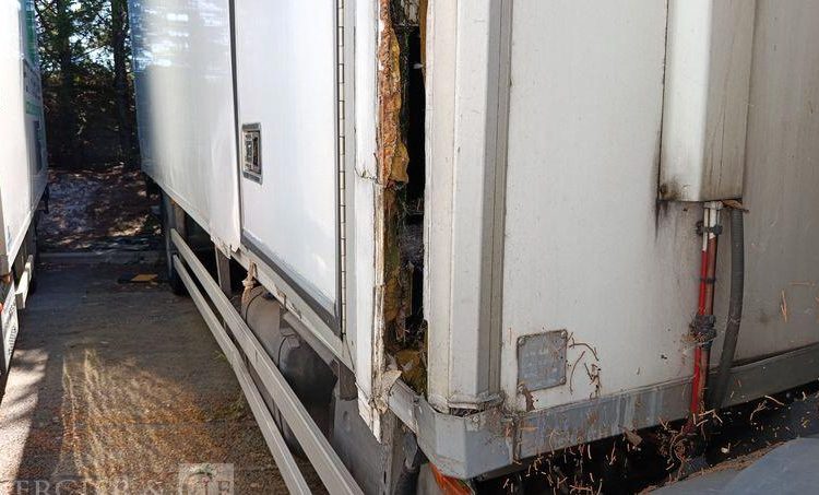 RENAULT D19 WIDE AVEC GROUPE FROID – EN DESIGNATION – DIESEL – 331340 KMS BLANC DZ-104-ZG