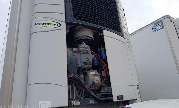 LAMBERET SEMI REMORQUE FIRGORIFIQUE EN DESIGNATION – PTAC : 38 TONNES – DIESEL  EA-441-NJ