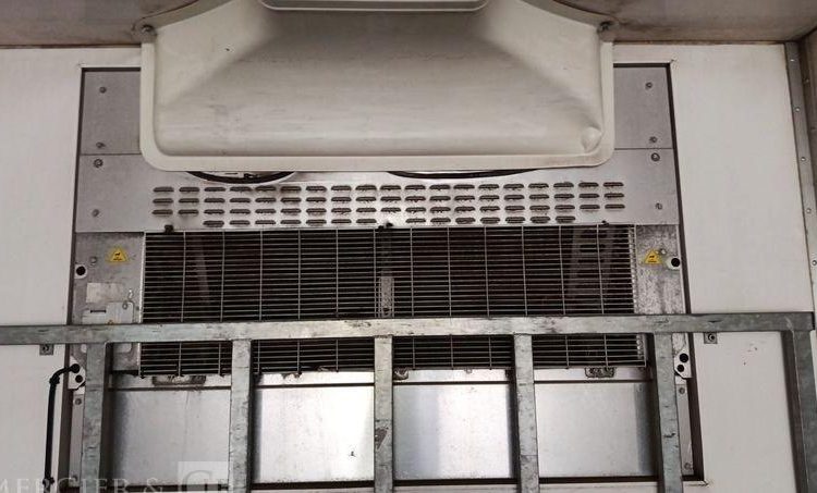 LAMBERET SEMI REMORQUE FIRGORIFIQUE EN DESIGNATION – PTAC : 38 TONNES – DIESEL  EA-441-NJ