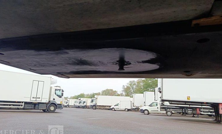 LAMBERET SEMI REMORQUE FIRGORIFIQUE EN DESIGNATION – PTAC : 38 TONNES – DIESEL  EA-441-NJ