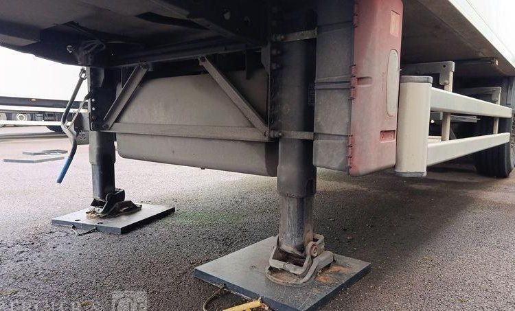 LAMBERET SEMI REMORQUE FIRGORIFIQUE EN DESIGNATION – PTAC : 38 TONNES – DIESEL  EA-441-NJ
