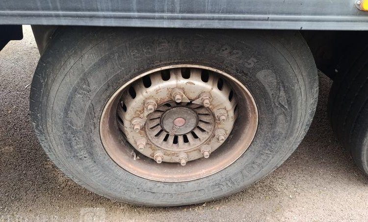 LAMBERET SEMI REMORQUE FIRGORIFIQUE EN DESIGNATION – PTAC : 38 TONNES – DIESEL  EA-441-NJ