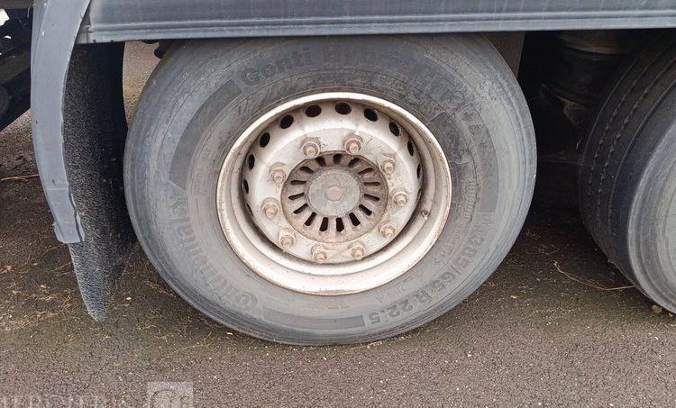 LAMBERET SEMI REMORQUE FIRGORIFIQUE EN DESIGNATION – PTAC : 38 TONNES – DIESEL  EA-441-NJ