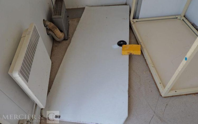 CNSE ABRI CHANTIER 9M2 ISOLE + WC  EA-541-TH