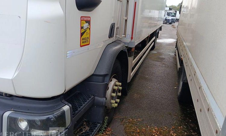 RENAULT D19 WIDE AVEC GROUPE FROID EN DESIGNATION PTAC : 19 TONNES – DIESEL  EA-563-JA