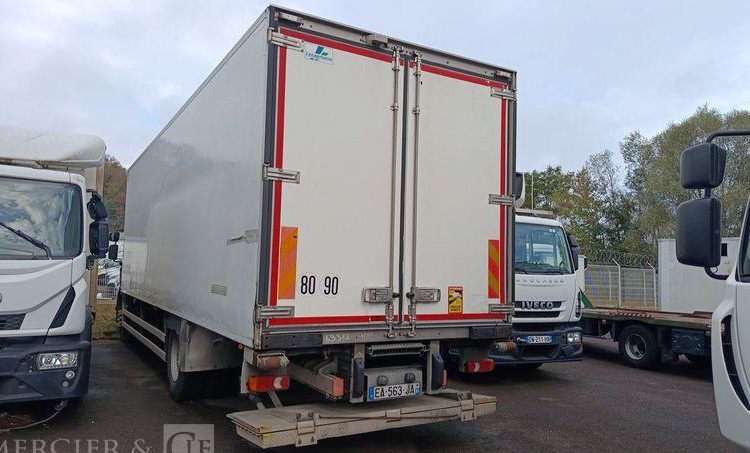 RENAULT D19 WIDE AVEC GROUPE FROID EN DESIGNATION PTAC : 19 TONNES – DIESEL  EA-563-JA