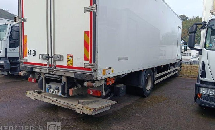 RENAULT D19 WIDE AVEC GROUPE FROID EN DESIGNATION PTAC : 19 TONNES – DIESEL  EA-563-JA