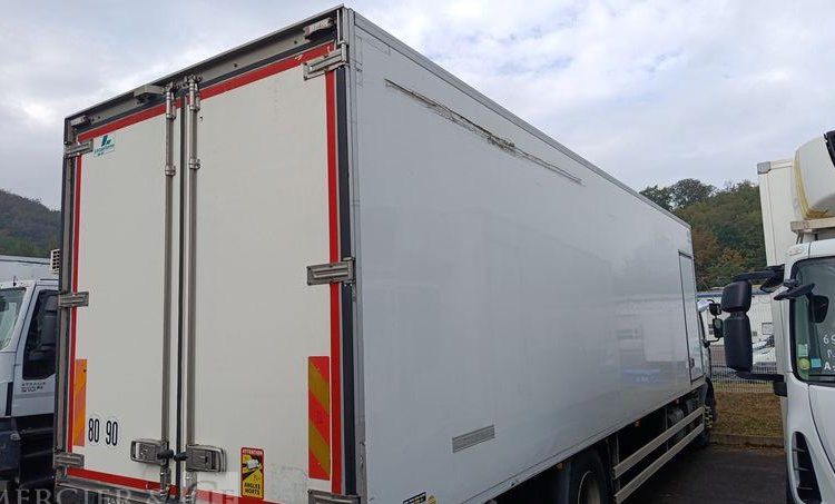 RENAULT D19 WIDE AVEC GROUPE FROID EN DESIGNATION PTAC : 19 TONNES – DIESEL  EA-563-JA