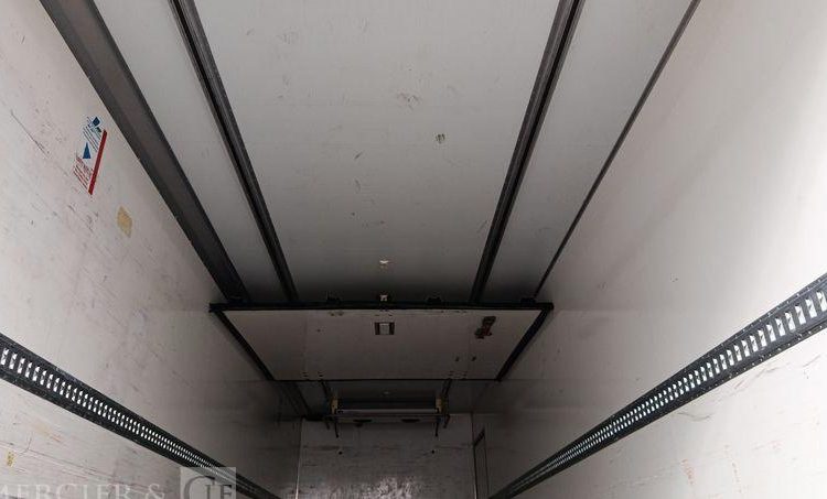 RENAULT D19 WIDE AVEC GROUPE FROID EN DESIGNATION PTAC : 19 TONNES – DIESEL  EA-563-JA