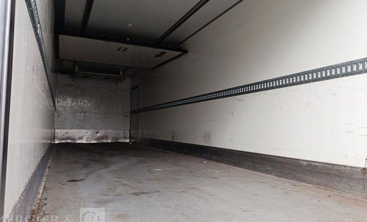 RENAULT D19 WIDE AVEC GROUPE FROID EN DESIGNATION PTAC : 19 TONNES – DIESEL  EA-563-JA